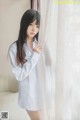 Coser @ 桜 桃 喵 Vol.072: 白 衬衫 散发 (49 photos)