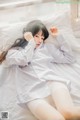 Coser @ 桜 桃 喵 Vol.072: 白 衬衫 散发 (49 photos)